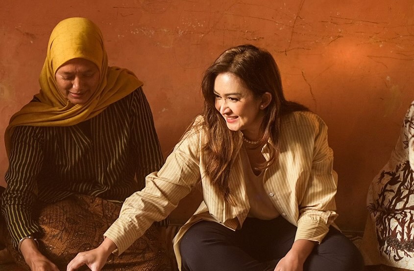 Artis sekaligus anggota DPR Nafa Urbach. [Instagram]